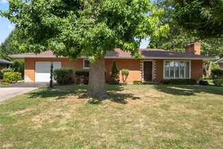 10 Sheryl Dr, Fairview Heights, IL 62208