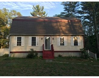 8 Mayflower Ln, Rochester, MA 02770