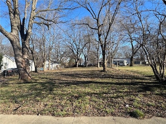 712 W Charles St, Independence, MO 64055