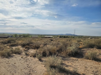 3 Dr, Los Lunas, NM 87031
