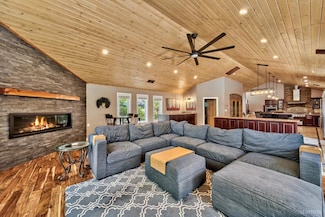 2285 Del Norte St, South Lake Tahoe, CA 96150