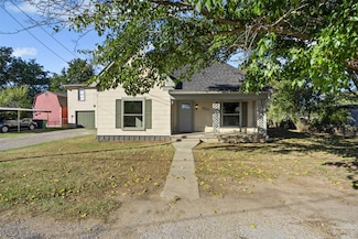 1711 Halsell St, Bridgeport, TX 76426