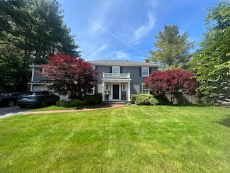 41 Oakridge Rd, Wellesley Hills, MA 02481
