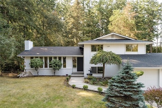 1981 Country Ln, Oak Harbor, WA 98277