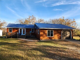 912 E Broadway St, Blair, WI 54616
