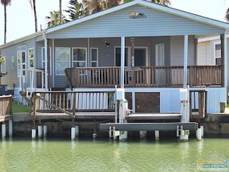 669 E Clam Cir, Port Isabel, TX 78578