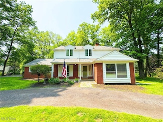 219 Wintergreen Hill Dr, Painesville, OH 44077