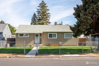 214 E St SW, Ephrata, WA 98823