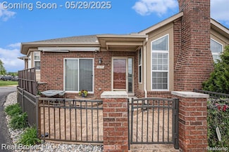 5695 Storrow Ct, Warren, MI 48092