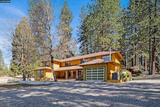 1324 Alves Dr, Weed, CA 96094