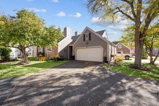 91 Whittington Course, Saint Charles, IL 60174