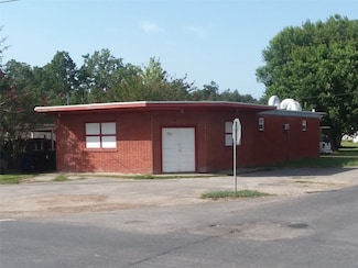 701 E 6th St, Sweeny, TX 77480