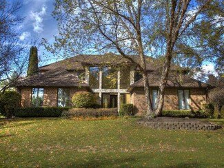 12 Chipping Campden Dr, South Barrington, IL 60010