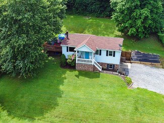 260 Lindsay Rd, Zelienople, PA 16063