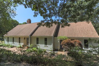 4 Volunteer Rd, East Sandwich, MA 02537