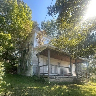 102 W High St, Terra Alta, WV 26764