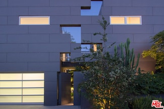 1201 Cabrillo Ave, Venice, CA 90291