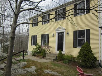 29 Brookwood Ln, Cumberland, RI 02864