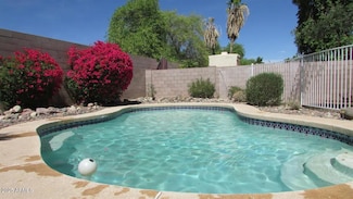 8620 W Paradise Ln, Peoria, AZ 85382
