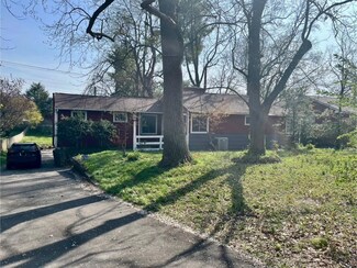 1711 Liberty Rd, Lexington, KY 40505