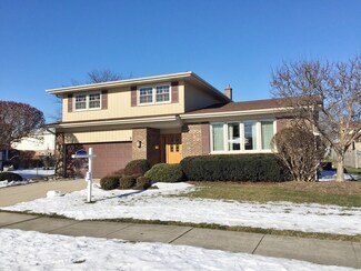 1516 E Crabtree Dr, Arlington Heights, IL 60004
