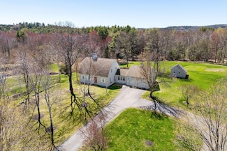 33 Smith Rd, Hallowell, ME 04347
