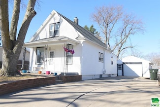 2815 S Cornelia St, Sioux City, IA 51106