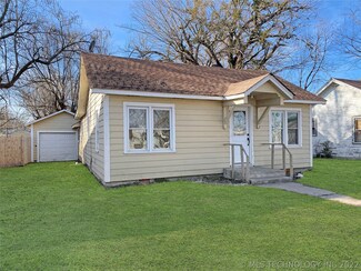 8 S Whitaker St, Pryor, OK 74361