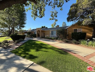 19730 Tuba St, Chatsworth, CA 91311