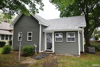 857 John St, Frankfort, IN 46041