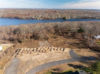 46 Hillside Ct, North Kingstown, RI 02874