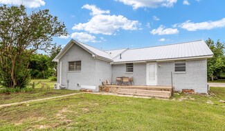 841 N Burleson Ave, de Leon, TX 76444
