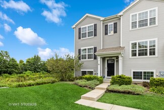 2286 Aurora Dr, Pingree Grove, IL 60140