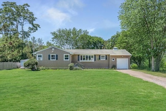 565 Barley Ln, Southold, NY 11971