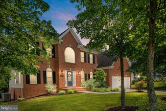 707 S Lakeview Dr, Cross Junction, VA 22625