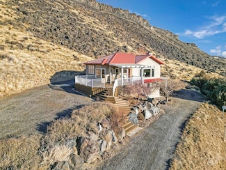 382 River Rd, Bliss, ID 83314