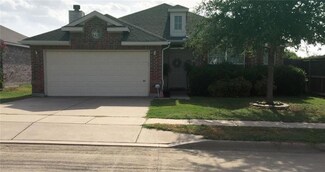 8020 Summer Stream Dr, Fort Worth, TX 76134