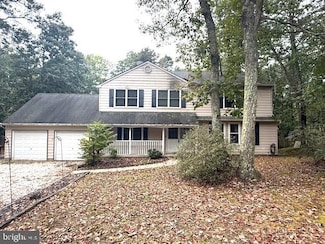 5 Woods Edge Ct, Medford, NJ 08055