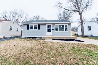 405 Hillcrest Blvd, Ballwin, MO 63021