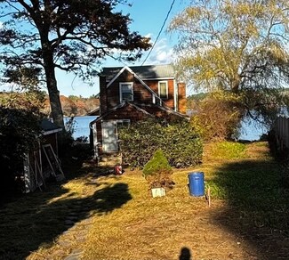 269 Lakeside Rd, Hanson, MA 02341