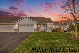 12446 Bayview Dr Unit 11, Wayland, MI 49348