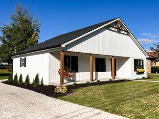 212 W Water St, Paoli, IN 47454