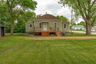 301 1st St E, Vernon Center, MN 56090