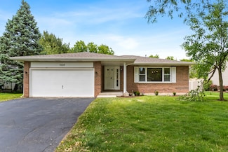 1668 Hidden Valley Dr, Bolingbrook, IL 60490