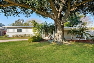 3908 Cape Vista Dr, Bradenton, FL 34209