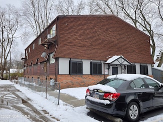 2061 Tremainsville Rd, Toledo, OH 43613