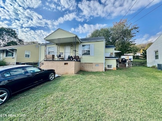 2627 Larkwood Ln, Knoxville, TN 37921