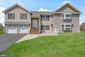 17 Vickilee Dr, Wrightsville, PA 17368