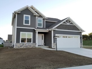105 Gailardio St, Savoy, IL 61874