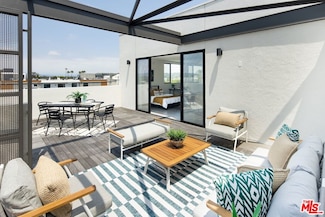11830 Courtleigh Dr Unit 501, Los Angeles, CA 90066